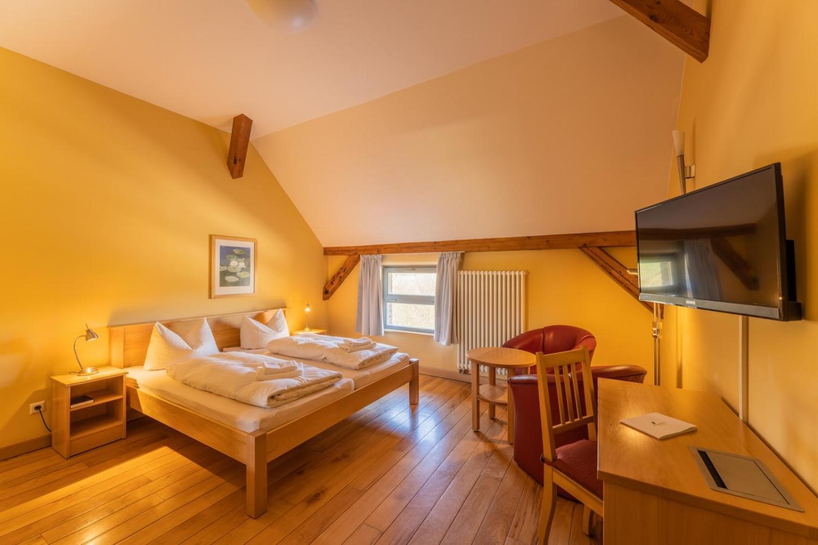 Biohotel Stiftsgut Wilhelmsgluecksbrunn Creuzburg Экстерьер фото